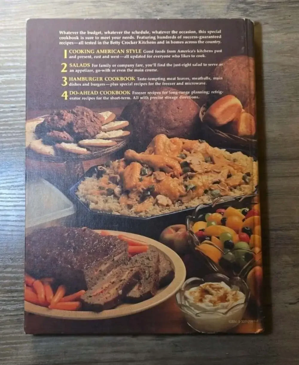 Betty Crocker's 4 in 1 Cookbook Collection (Cooking American Style / Salads / Ha